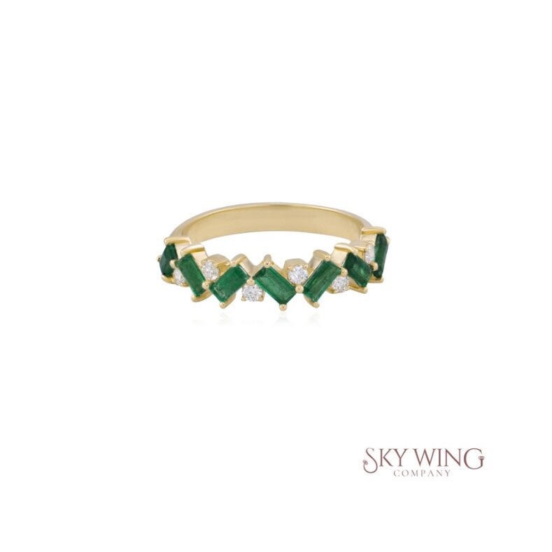 DIAMOND AND EMERALD ALTERNATE RING