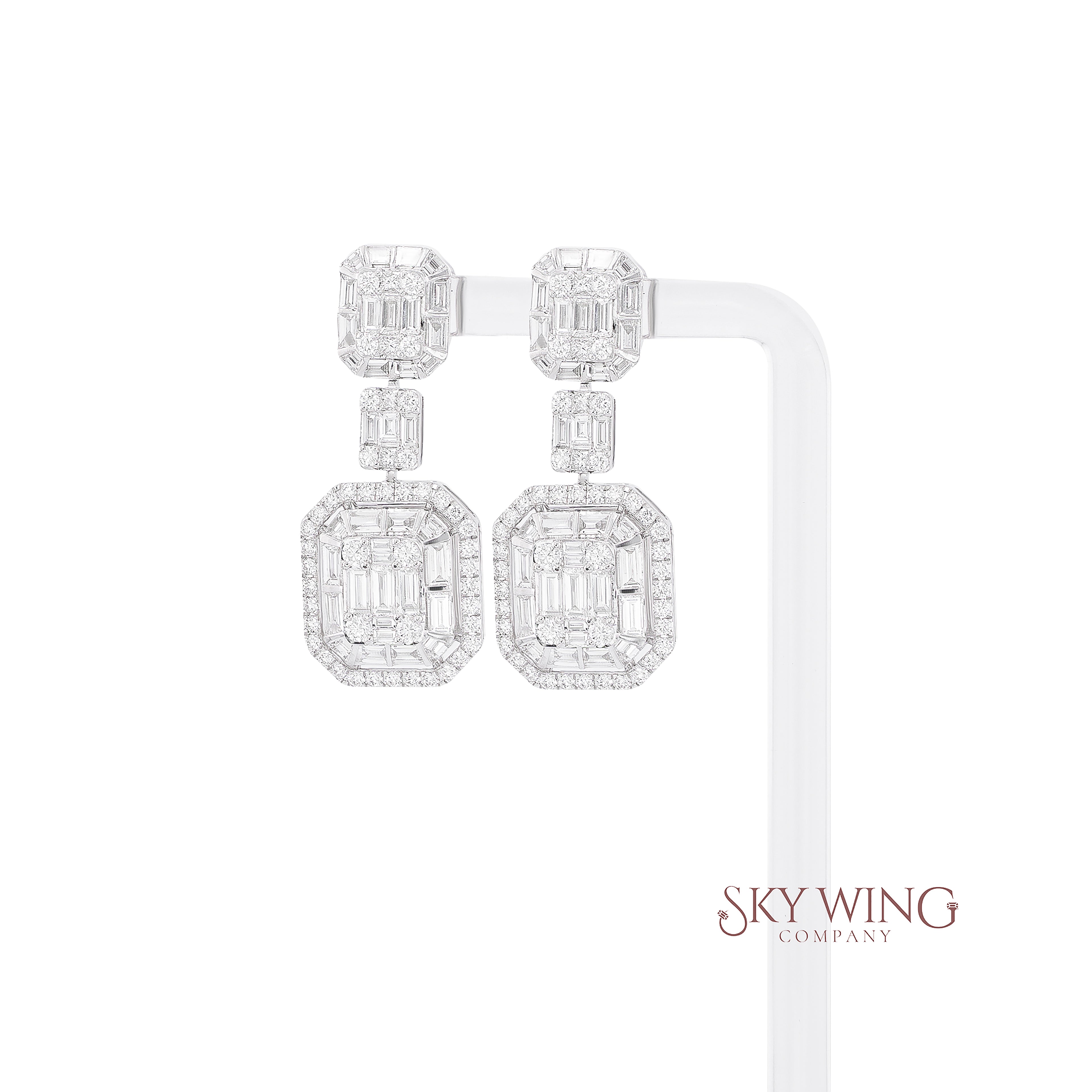 DIAMOND BAGUETTE AND ROUND EMETTE DROP EARRING