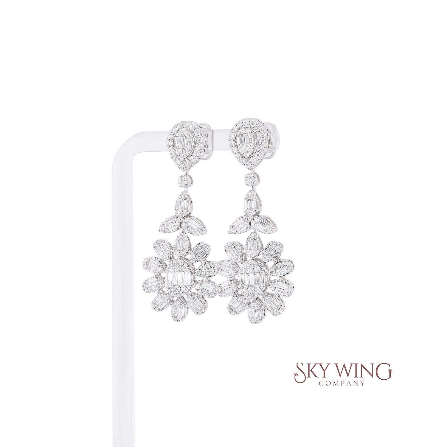 DIAMOND ROUND AND BAGUETTE FLOWER DROP EARRING