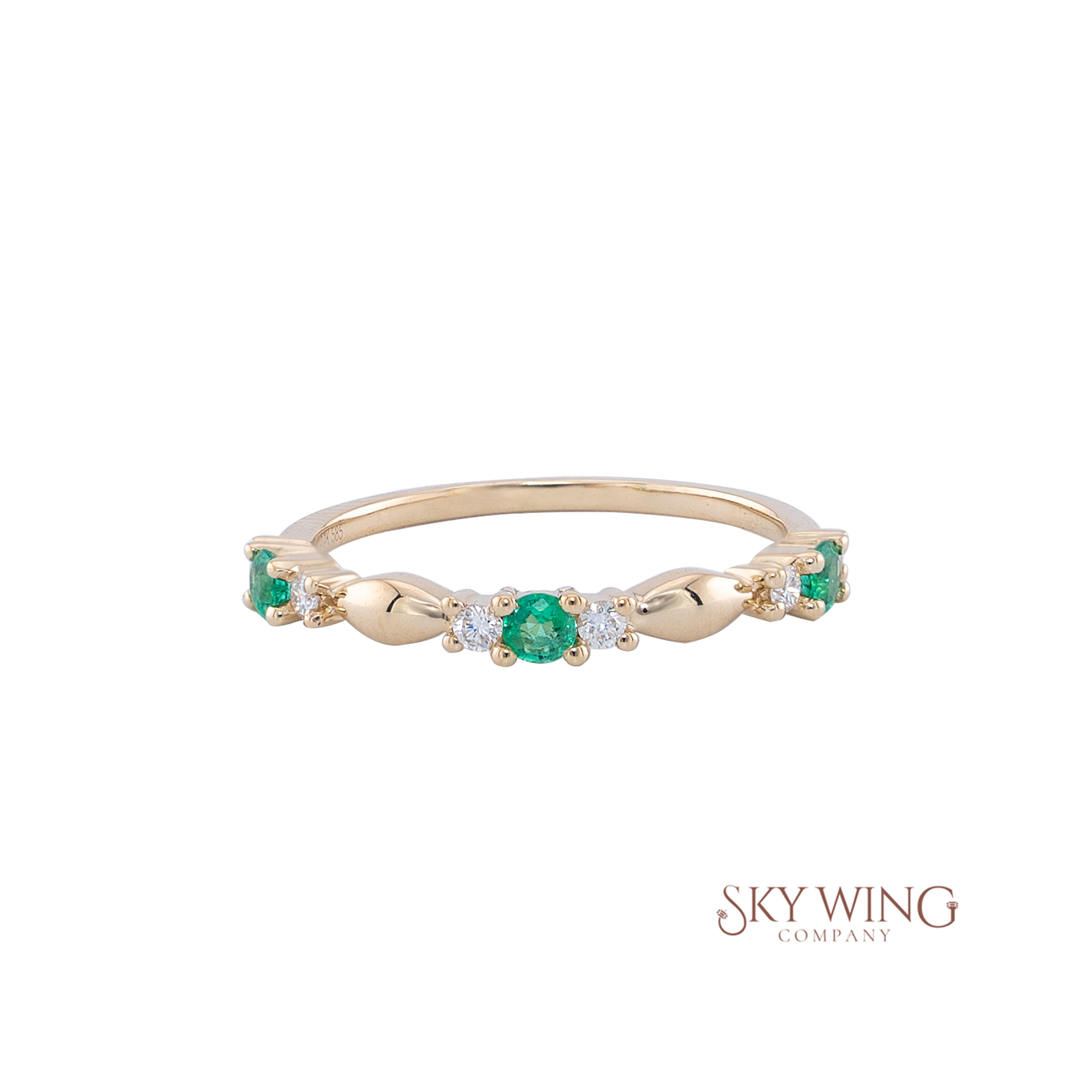 ROUND EMERALD AND DIAMOND RING