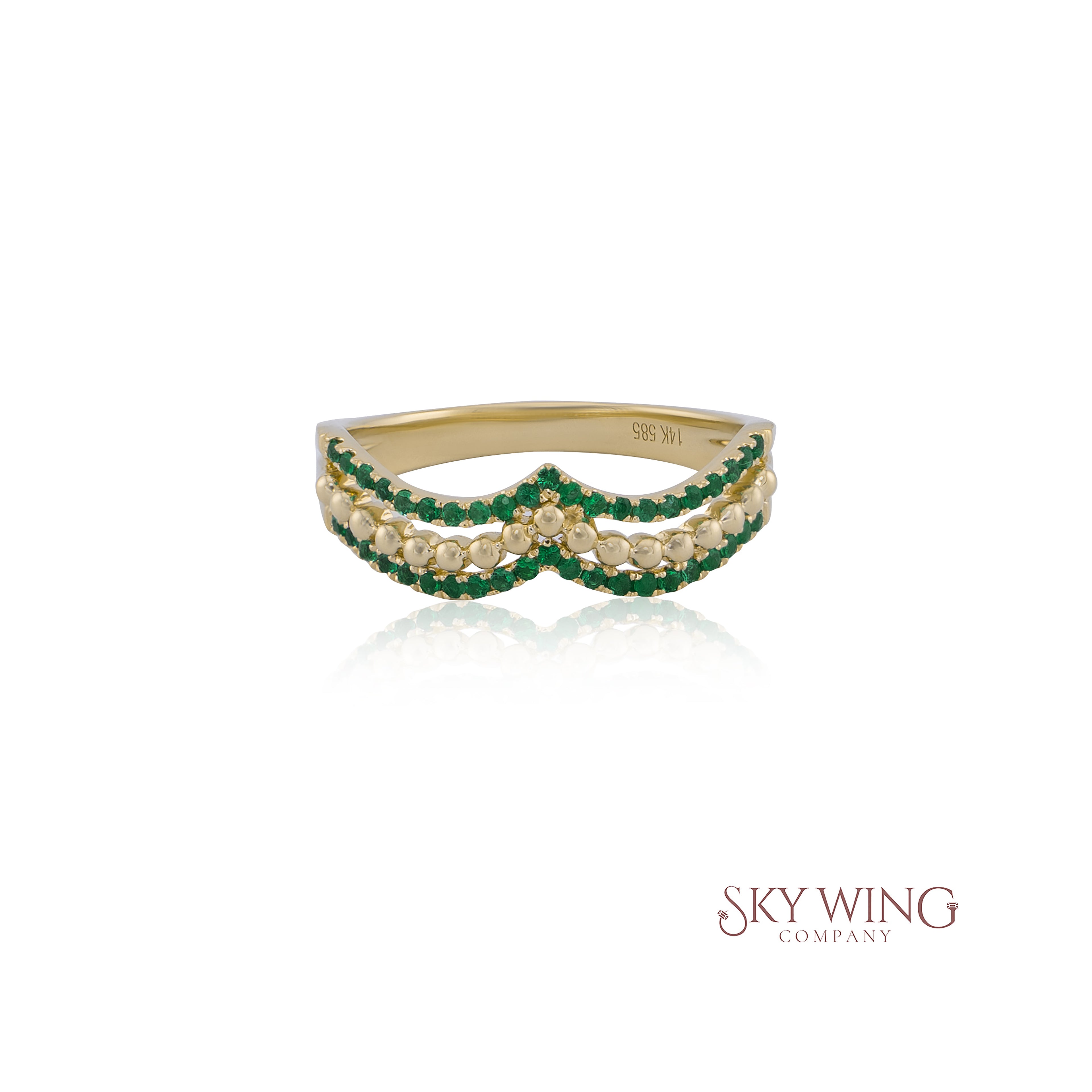 ROUND EMERALD CURVED STATEMENT RING