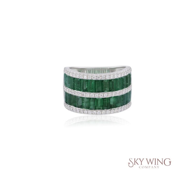 EMERALD AND DIAMOND ROUND CUBIC CONCAVE BAND