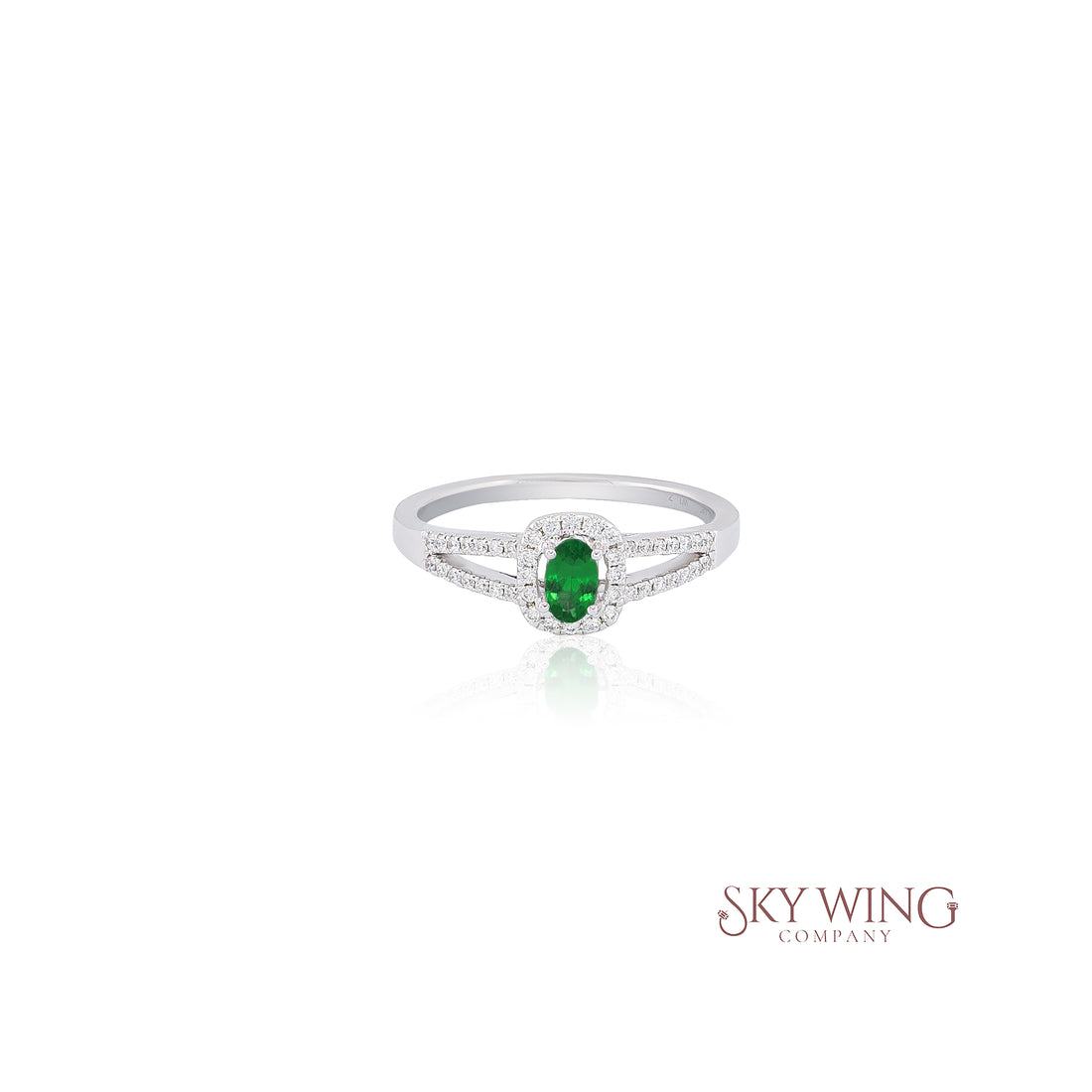 OVAL TSAVORITE AND ROUND DIAMOND STATEMENT RING