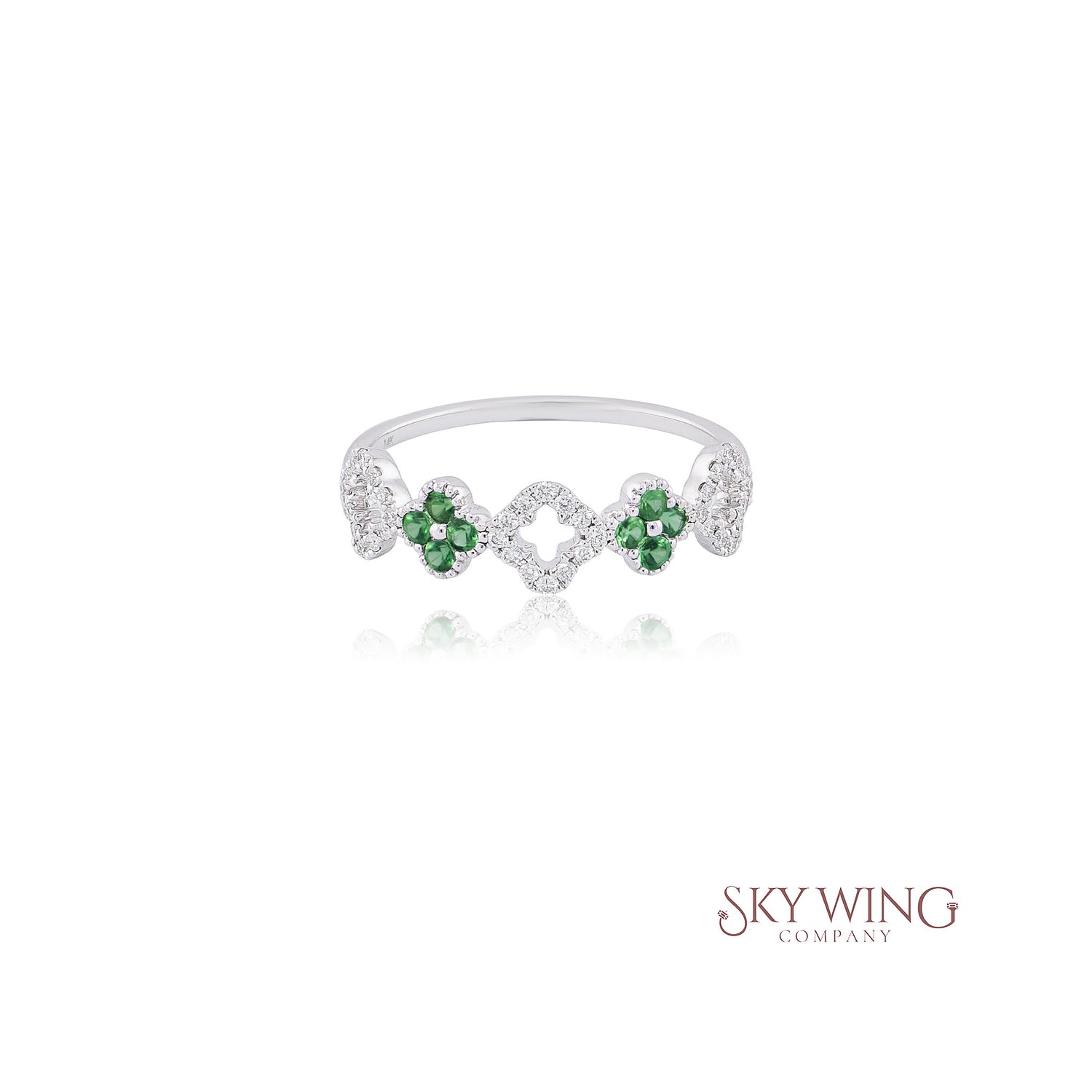 TSAVORITE AND DIAMOND CLOVER RING