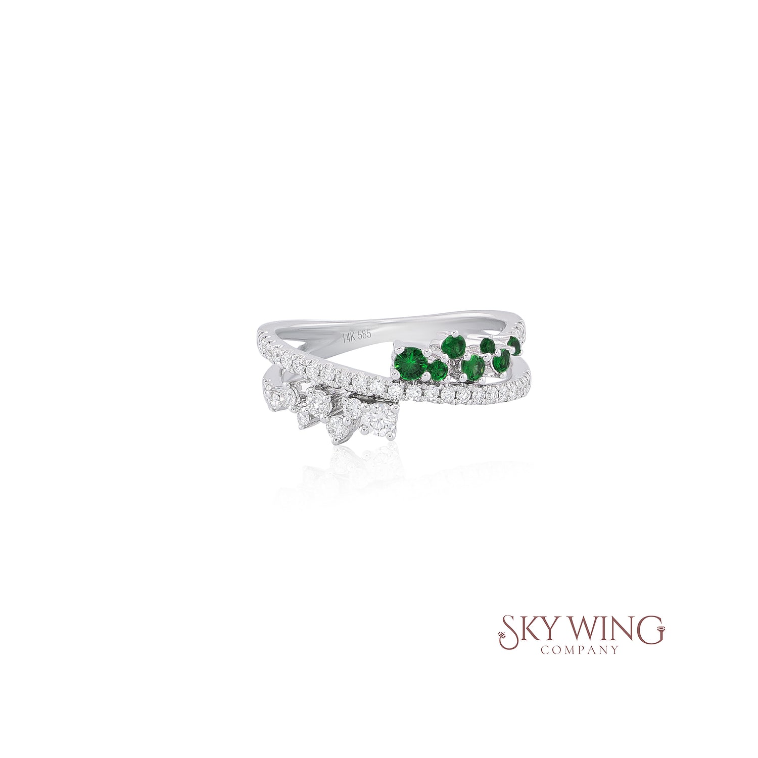 TSAVORITE AND DIAMOND ROUND CLUSTER RING