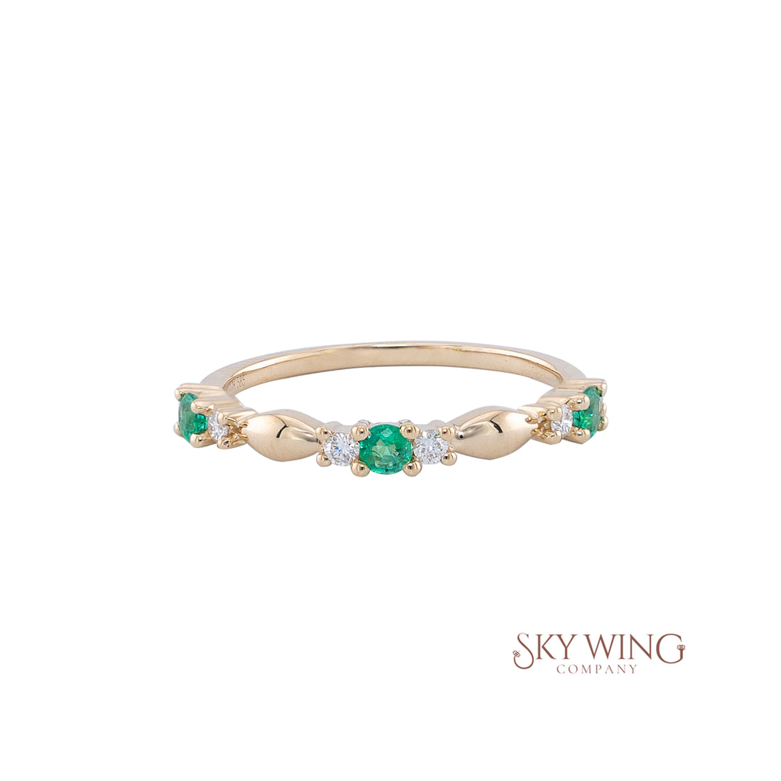 ROUND EMERALD AND DIAMOND RING